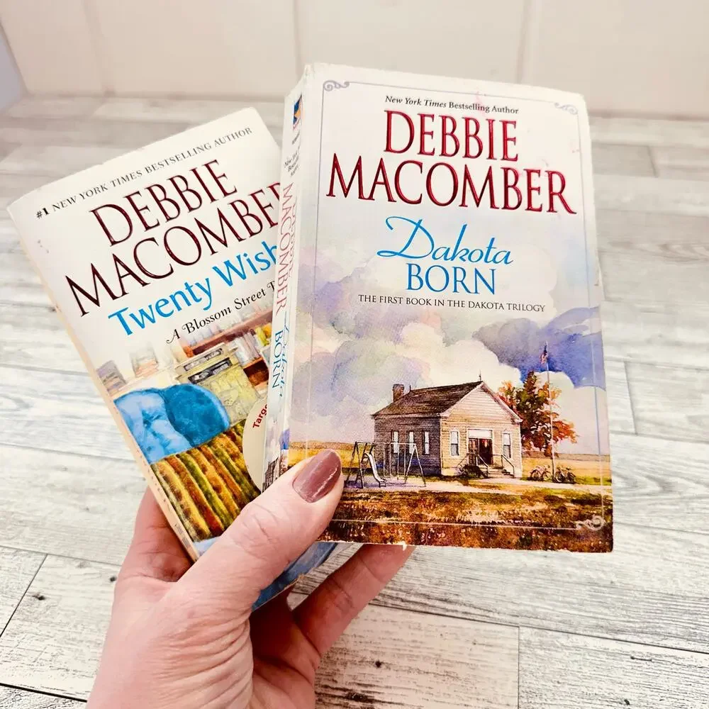 Debbie Macomber Lot of 2 Dakota Born & Twenty Wishes Vintage Paperback Bundle‎